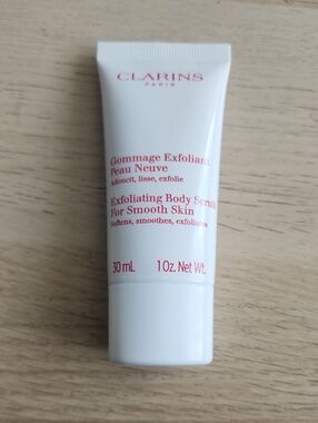 Clarins White & Pink Exfoliating Body Scrub - Gentle Smoother